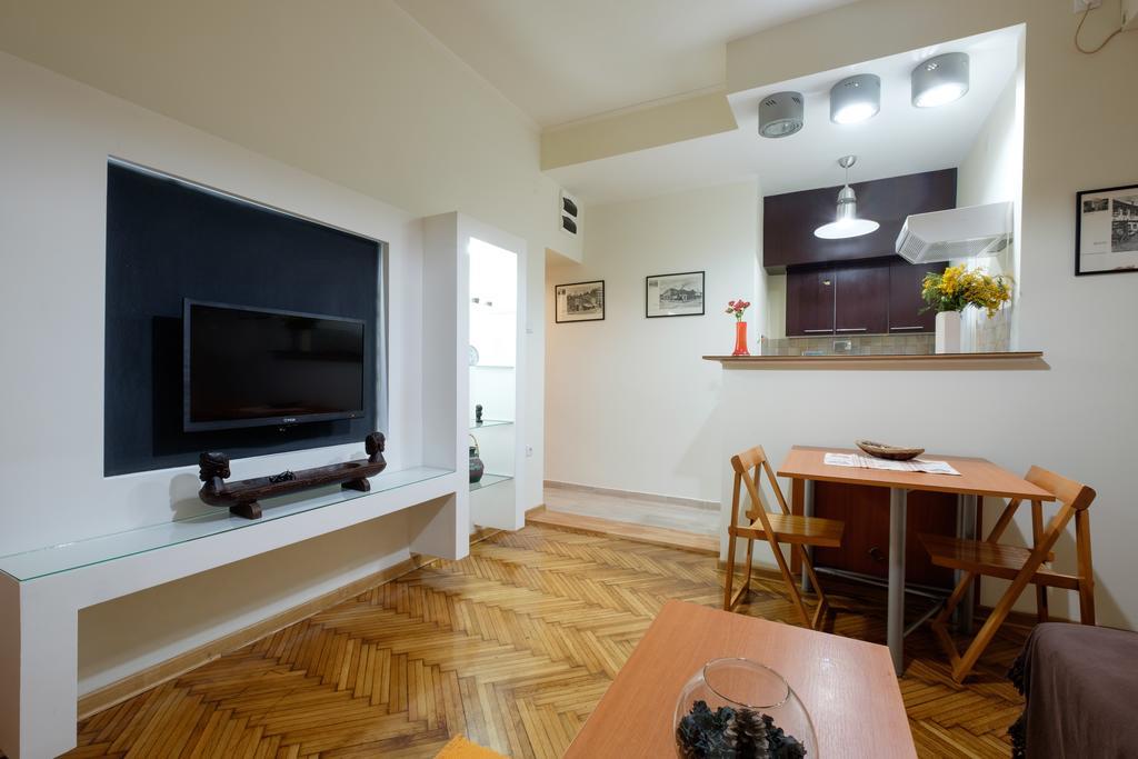 בלגרד M&M Downtown Apartment חדר תמונה